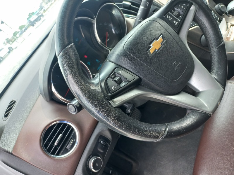 Used 2015 Chevrolet Cruze for sale in Dubai