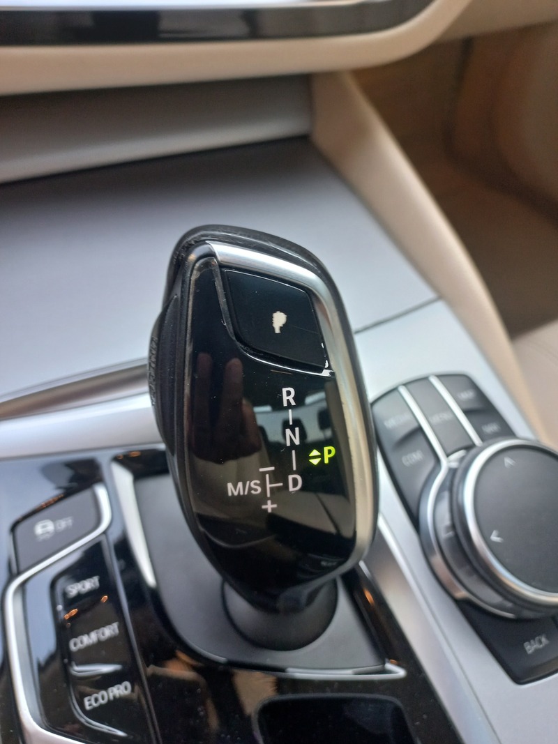 Used 2019 BMW 520 for sale in Dubai