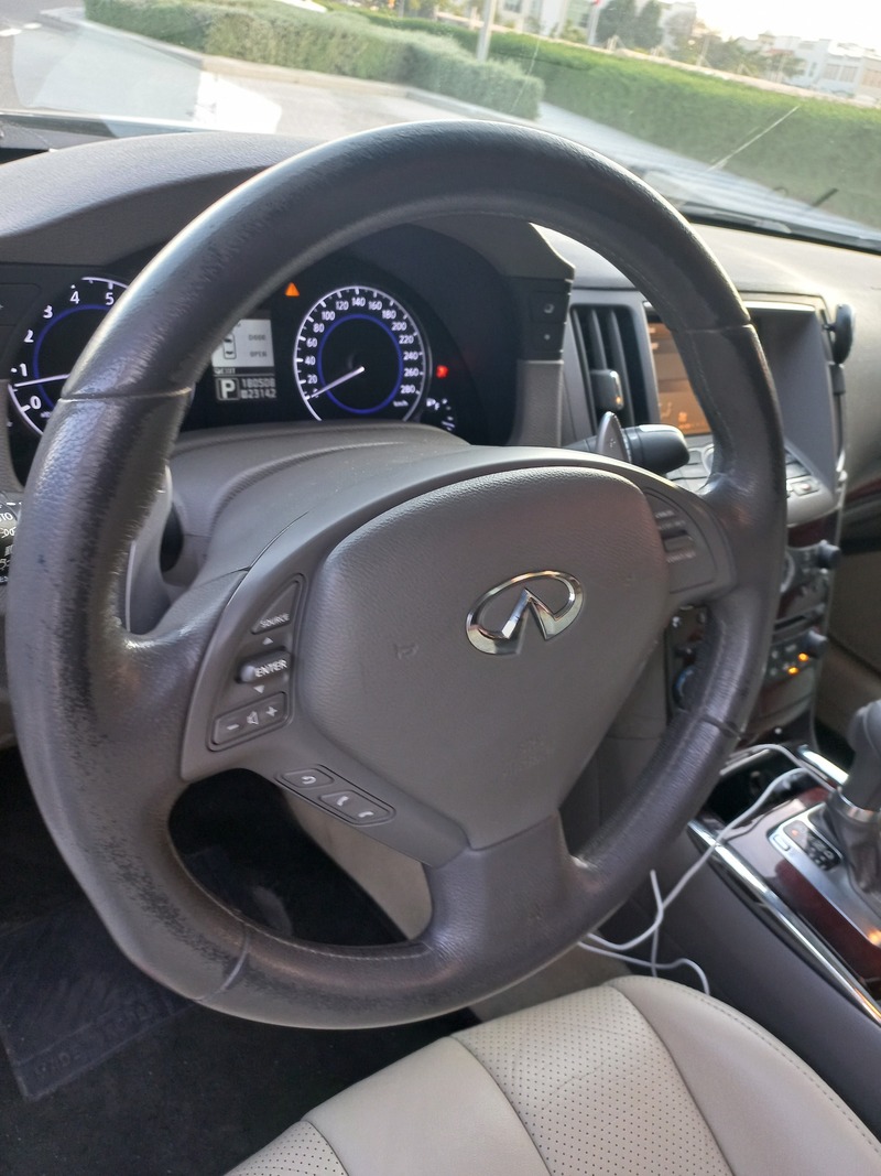 Used 2010 Infiniti G37 for sale in Dubai