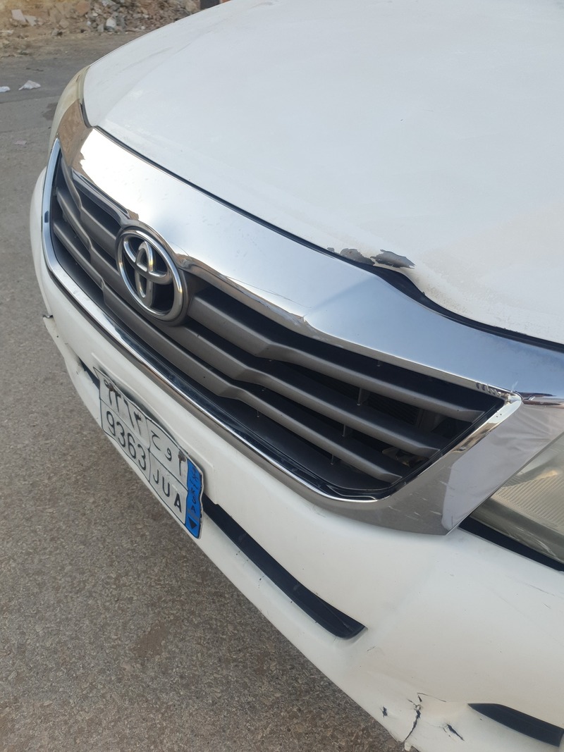 Used 2014 Toyota Hilux for sale in Riyadh