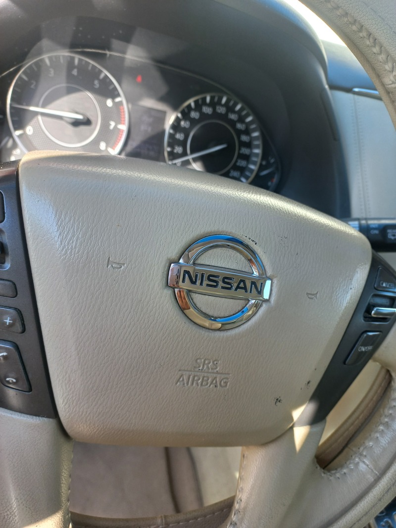 Used 2012 Nissan Patrol for sale in Dubai