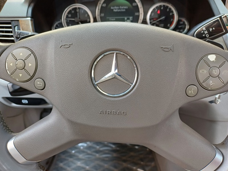 Used 2011 Mercedes E350 for sale in Abu Dhabi