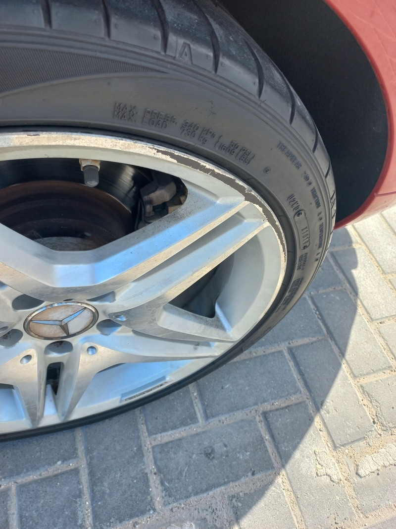 Used 2011 Mercedes E350 for sale in Abu Dhabi
