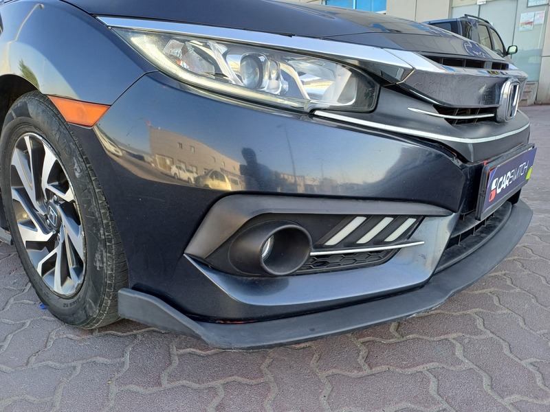 Used 2016 Honda Civic for sale in Abu Dhabi