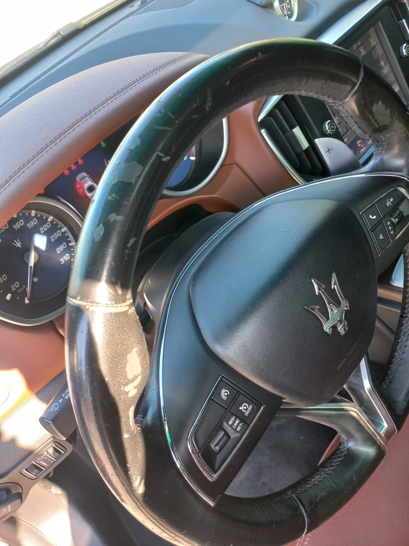 Used 2016 Maserati Ghibli for sale in Dubai