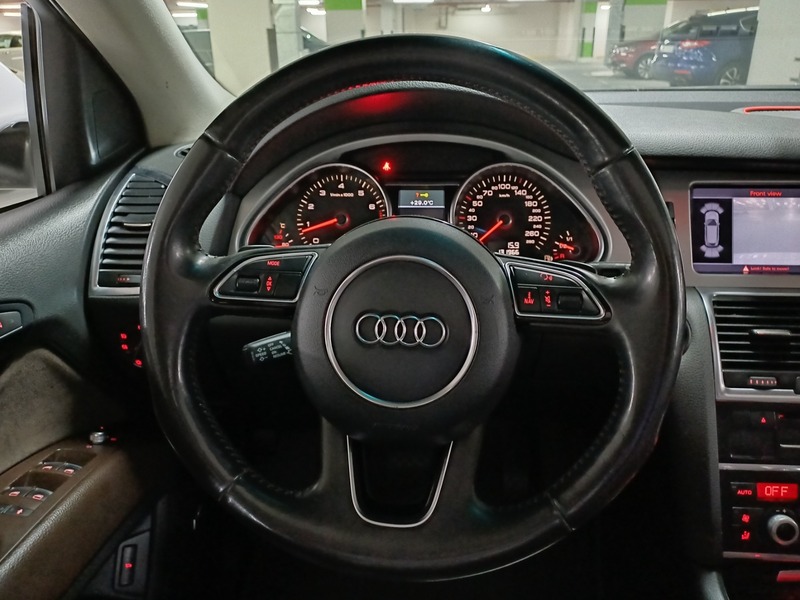 Used 2014 Audi Q7 for sale in Abu Dhabi