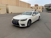 مستعمله 2013 لكزس LS460 للبيع فى الرياض