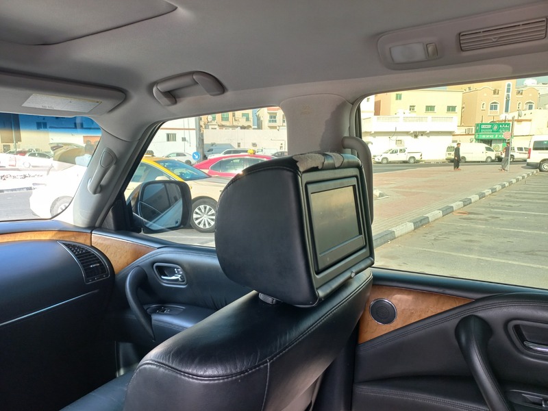 Used 2014 Infiniti QX80 for sale in Dubai