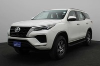 Used 2022 Toyota Fortuner for sale in Abu Dhabi