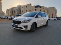 Used 2020 Kia Carnival for sale in Riyadh