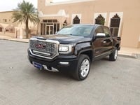 Used 2017 GMC Sierra for sale in Riyadh