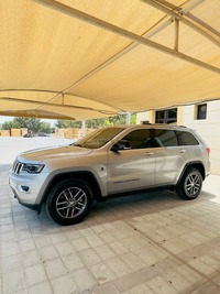 Used 2018 Jeep Grand Cherokee for sale in Sharjah