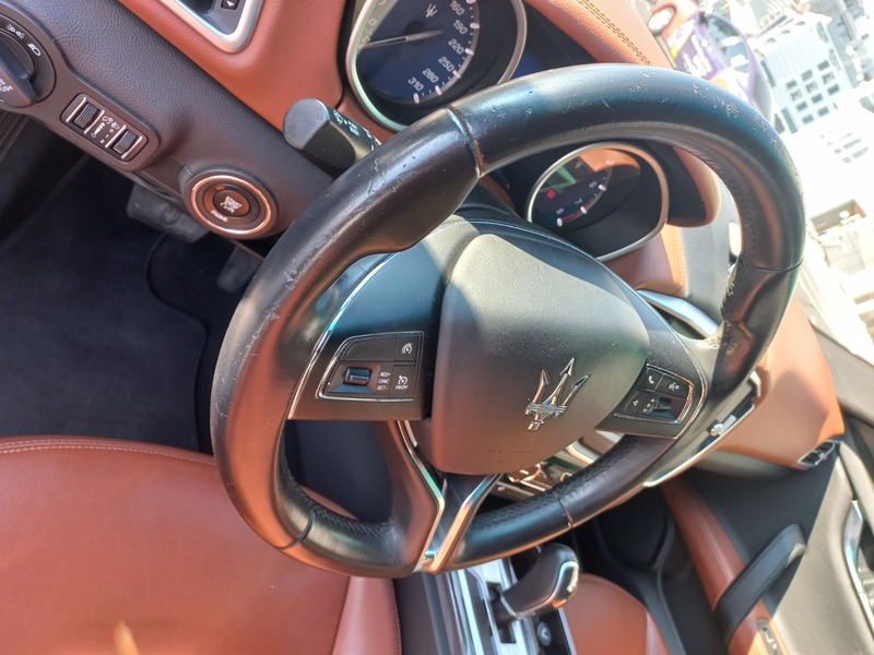 Used 2016 Maserati Ghibli for sale in Dubai
