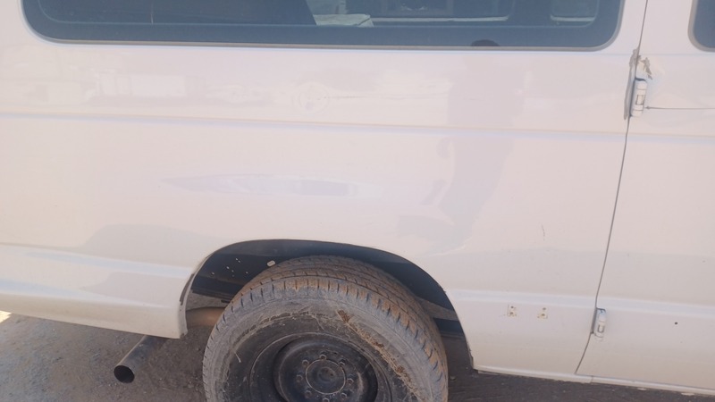 Used 2013 Ford E350 for sale in Riyadh