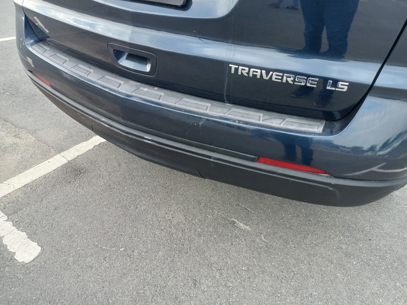 Used 2015 Chevrolet Traverse for sale in Dubai