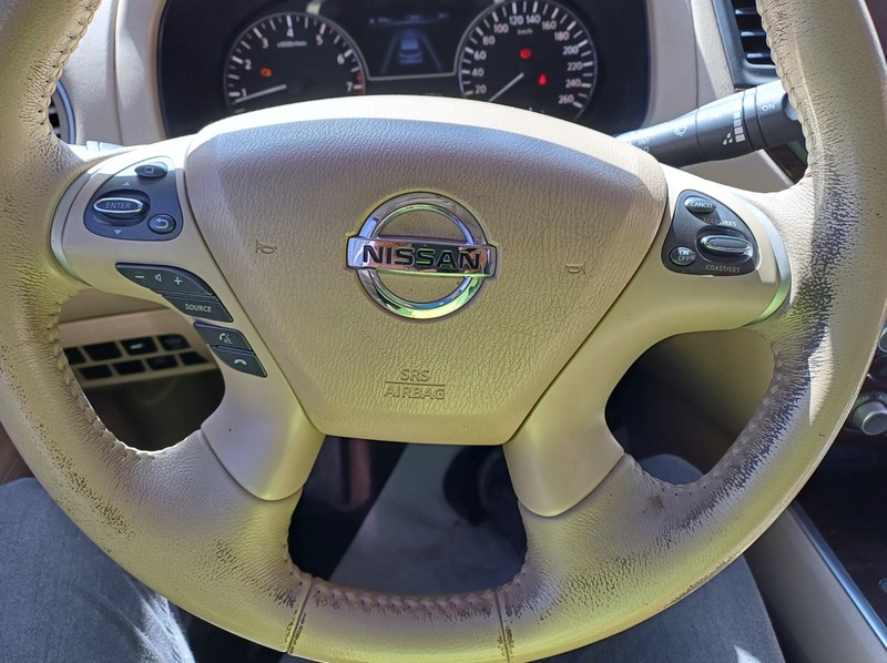 Used 2014 Nissan Pathfinder for sale in Abu Dhabi