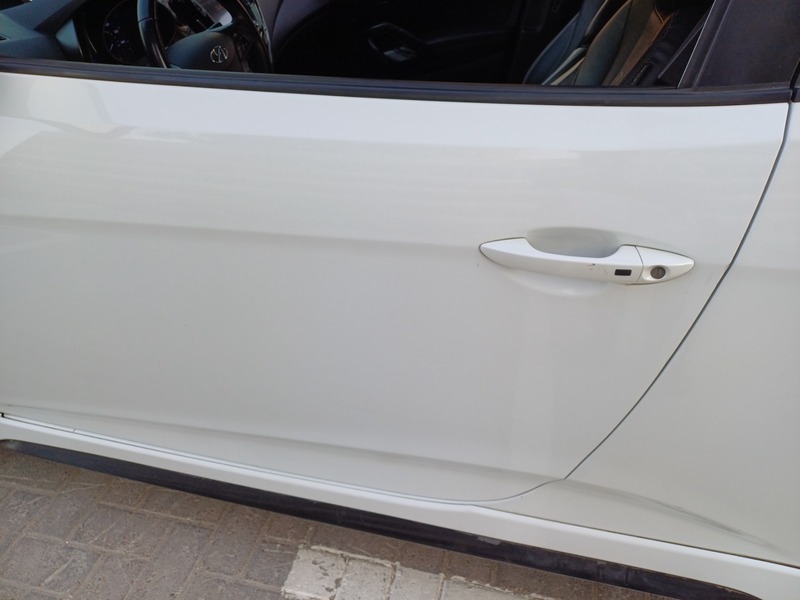 Used 2015 Hyundai Veloster for sale in Dubai