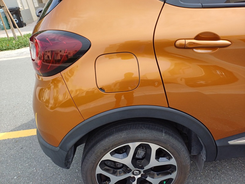 Used 2018 Renault Captur for sale in Dubai