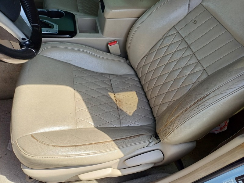 Used 2015 Toyota Camry for sale in Abu Dhabi