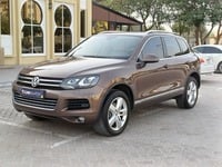 Used 2014 Volkswagen Touareg for sale in Dubai