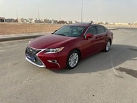 مستعمله 2017 لكزس ES350 للبيع فى الرياض