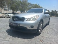 مستعمله 2015 انفنتي QX50 للبيع فى أبوظبي