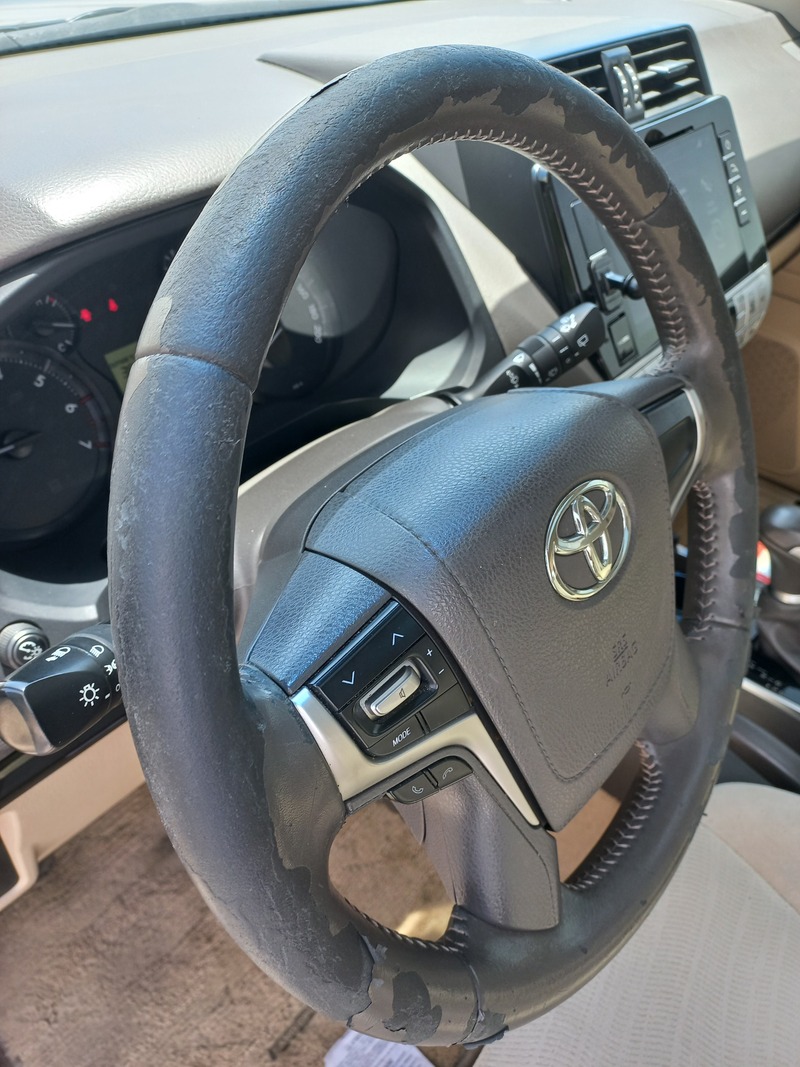 Used 2018 Toyota Prado for sale in Dubai