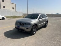 Used 2018 Jeep Grand Cherokee for sale in Dammam