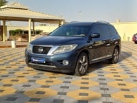 Used 2015 Nissan Pathfinder for sale in Abu Dhabi