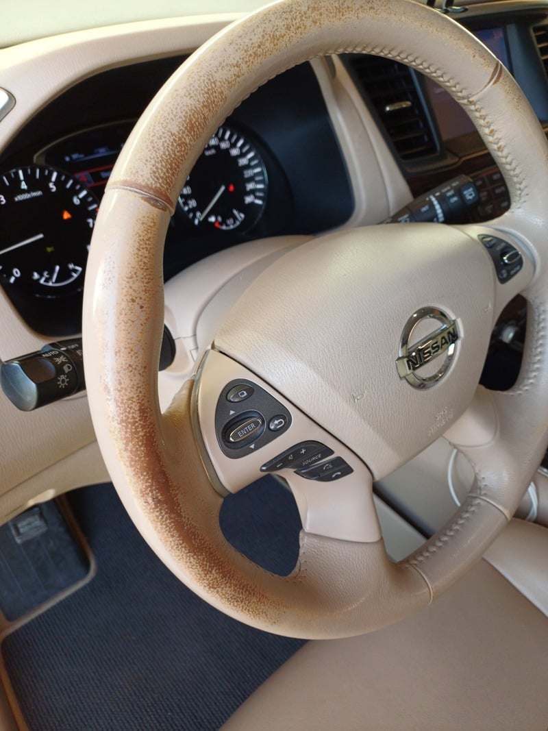 Used 2015 Nissan Pathfinder for sale in Abu Dhabi