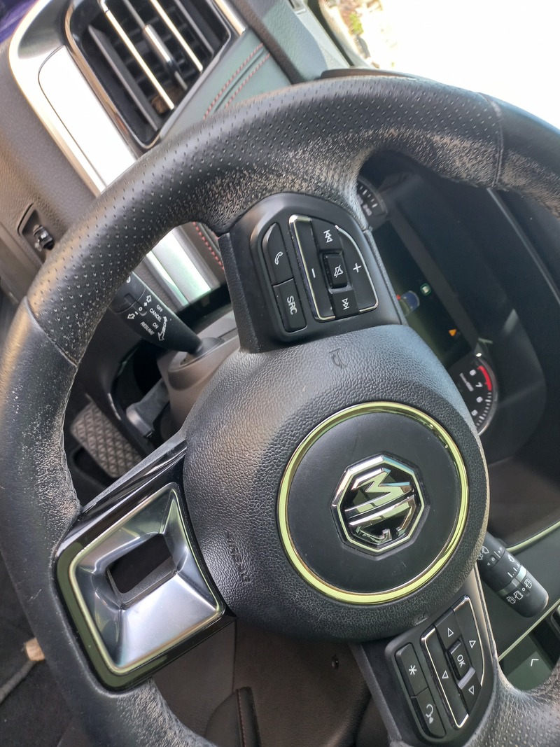 Used 2020 MG RX8 for sale in Dubai