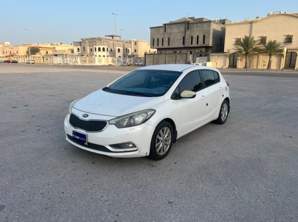 Used 2015 Kia Cerato for sale in Al Khobar