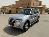 Used 2017 Mitsubishi Pajero for sale in Riyadh