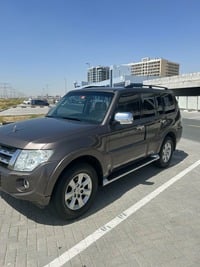 Used 2013 Mitsubishi Pajero for sale in Dubai