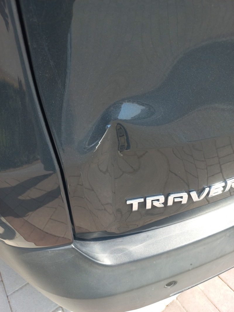 Used 2018 Chevrolet Traverse for sale in Dubai