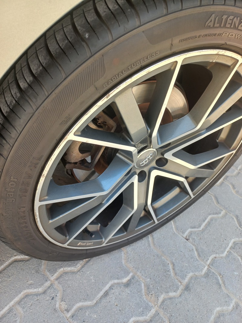 Used 2011 Audi A8 for sale in Abu Dhabi