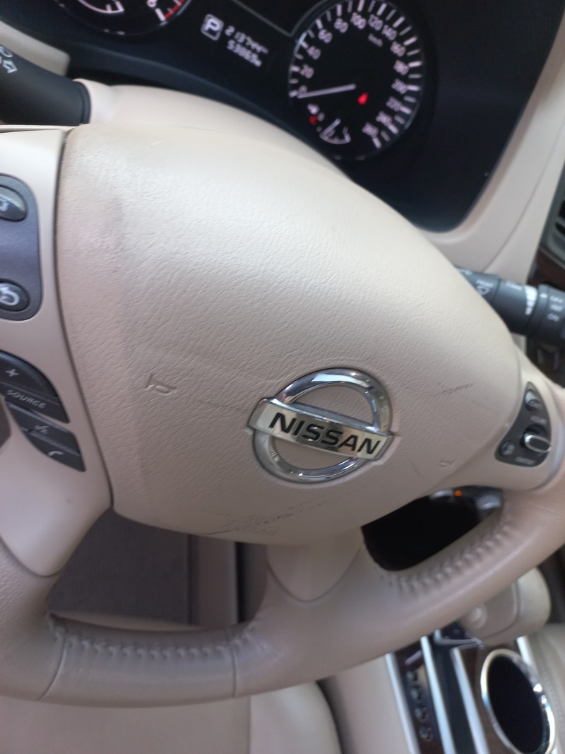 Used 2013 Nissan Pathfinder for sale in Dubai