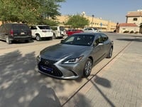 Used 2023 Lexus ES250 for sale in Riyadh