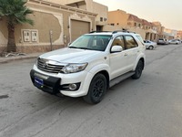 Used 2015 Toyota Fortuner for sale in Riyadh