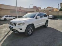 Used 2015 Jeep Grand Cherokee for sale in Riyadh