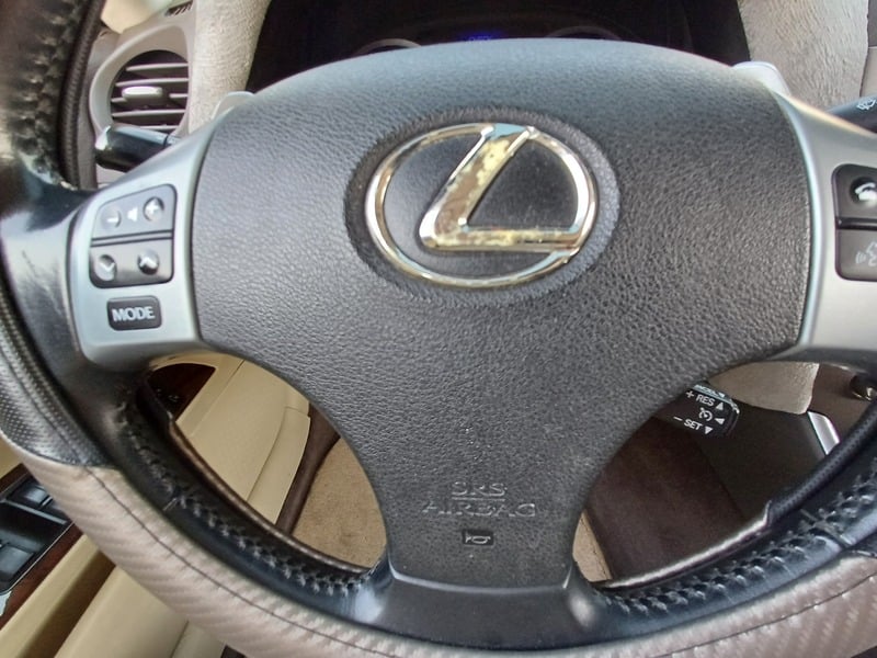 Used 2011 Lexus IS300 for sale in Dubai