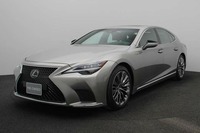 Used 2022 Lexus LS500 for sale in Dubai