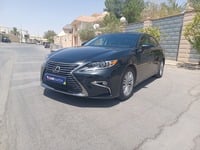 مستعمله 2017 لكزس ES350 للبيع فى الرياض