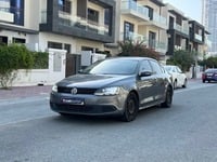 Used 2015 Volkswagen Jetta for sale in Dubai