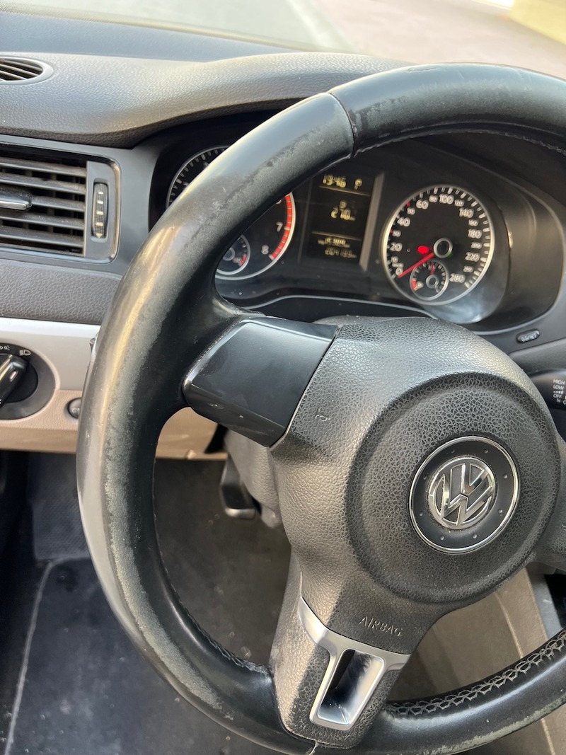 Used 2015 Volkswagen Jetta for sale in Dubai