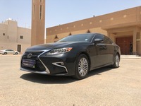 مستعمله 2017 لكزس ES350 للبيع فى الرياض