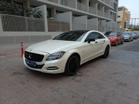 Used 2012 Mercedes CLS350 for sale in Dubai