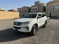 Used 2020 Toyota Fortuner for sale in Riyadh