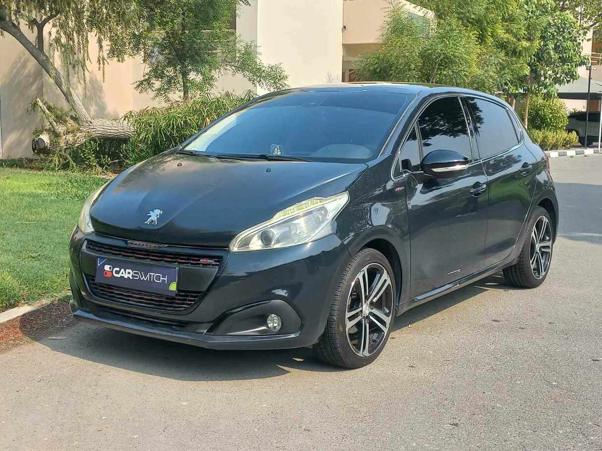 Used 2018 Peugeot 208 for sale in Dubai