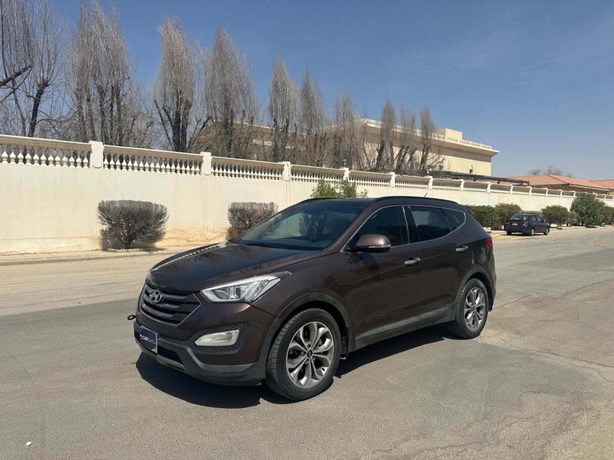 Used 2016 Hyundai Santa Fe for sale in Riyadh